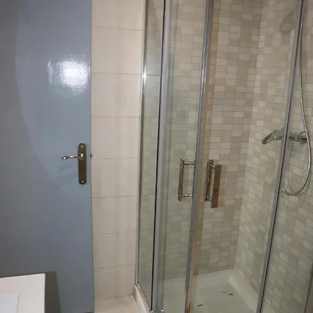 Cosy Flat Next To The ! דירה